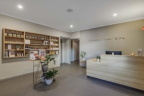 Kingfisher Bay Resort