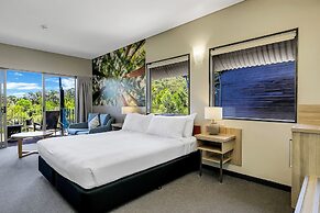 Kingfisher Bay Resort