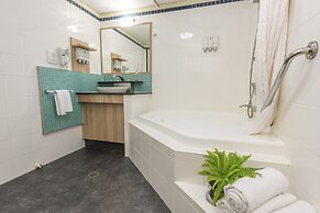 Kingfisher Bay Resort