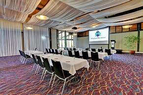 Kingfisher Bay Resort