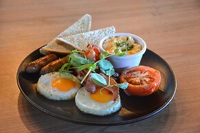 Kingfisher Bay Resort