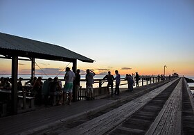 Kingfisher Bay Resort