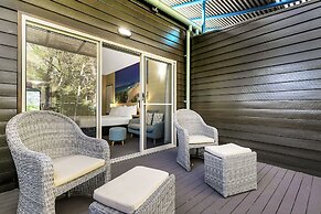 Kingfisher Bay Resort