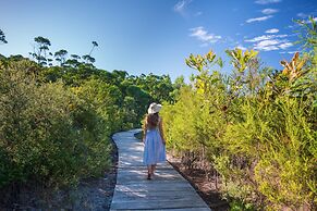 Kingfisher Bay Resort