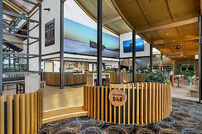 Kingfisher Bay Resort