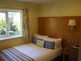 Clover Spa and Hotel