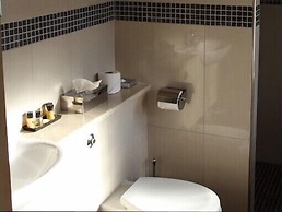 Clover Spa and Hotel