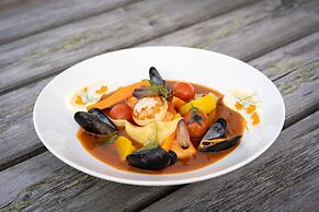 Nyvågar Rorbuhotell  - by Classic Norway Hotels