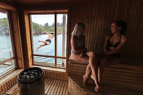 Nyvågar Rorbuhotell  - by Classic Norway Hotels