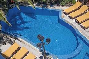 Black Sandy Beach Hotel