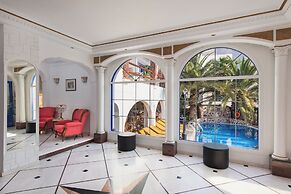 Black Sandy Beach Hotel