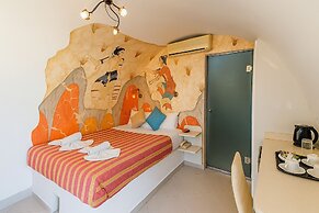 Black Sandy Beach Hotel
