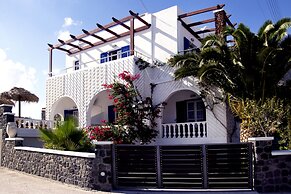 Black Sandy Beach Hotel