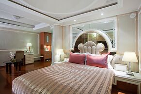 Charming Castle Hotel