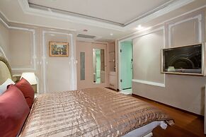 Charming Castle Hotel