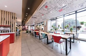 ibis Shanghai Chengshan Road Hotel