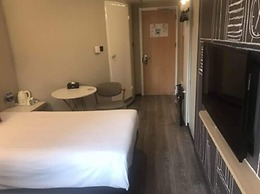 ibis Shanghai Chengshan Road Hotel