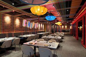 Resorts World Sentosa - Crockfords Tower