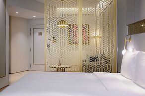 Resorts World Sentosa - Crockfords Tower