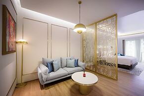 Resorts World Sentosa - Crockfords Tower