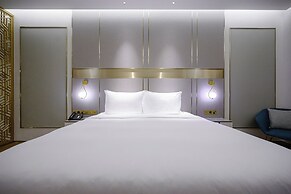 Resorts World Sentosa - Crockfords Tower