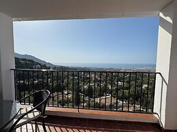 Macdonald La Ermita Resort