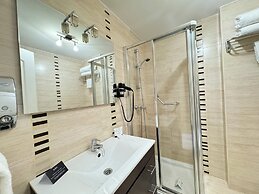 Macdonald La Ermita Resort