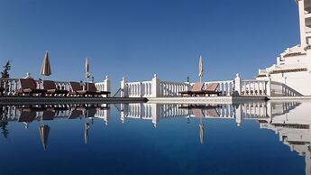 Macdonald La Ermita Resort