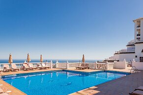 Macdonald La Ermita Resort