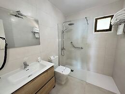 Macdonald La Ermita Resort