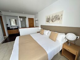 Macdonald La Ermita Resort