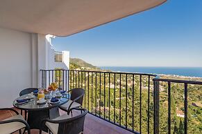 Macdonald La Ermita Resort