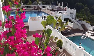 Macdonald La Ermita Resort