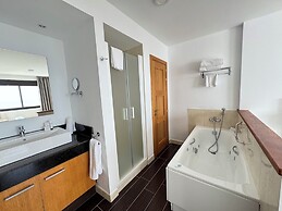 Macdonald La Ermita Resort