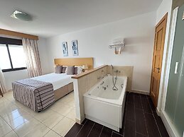 Macdonald La Ermita Resort