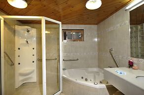 Ohn-Bar Guesthouse