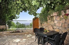 Ohn-Bar Guesthouse