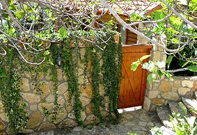 Ohn-Bar Guesthouse