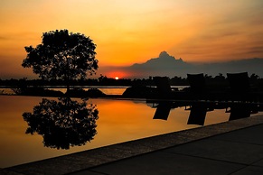 Amatra By the Ganges