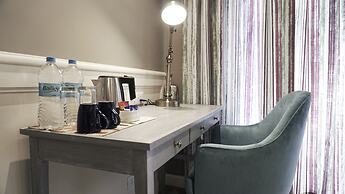 Amatra By the Ganges