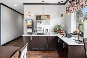 Super 8 by Wyndham Mansfield LA