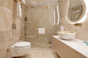 Sura Design Hotel and Suites - Boutique Class