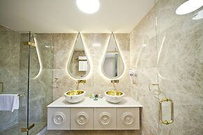 Sura Design Hotel and Suites - Boutique Class