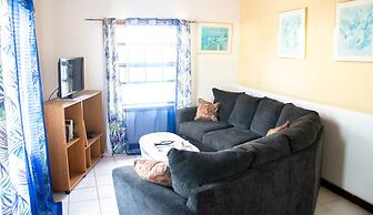 Tropical Breeze Guesthouse and Furnished Apartments