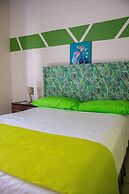 Tropical Breeze Guesthouse and Furnished Apartments