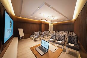 La Boutique Hotel & Suites