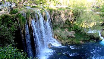 La Boutique Hotel & Suites