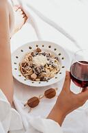 La Boutique Hotel & Suites