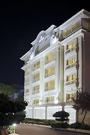 La Boutique Hotel & Suites