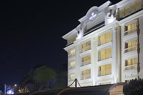 La Boutique Hotel & Suites